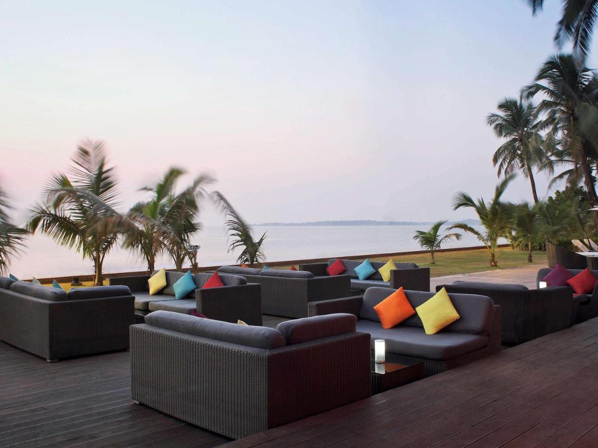 Novotel Mumbai Juhu Beach Bombaim Exterior foto The Beach Bar