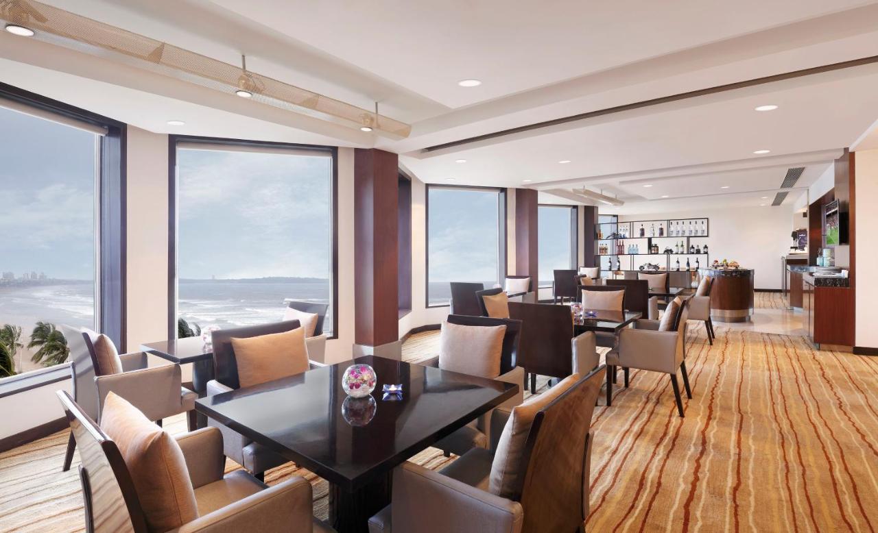 Novotel Mumbai Juhu Beach Bombaim Exterior foto Club Lounge at the Taj Mahal Palace