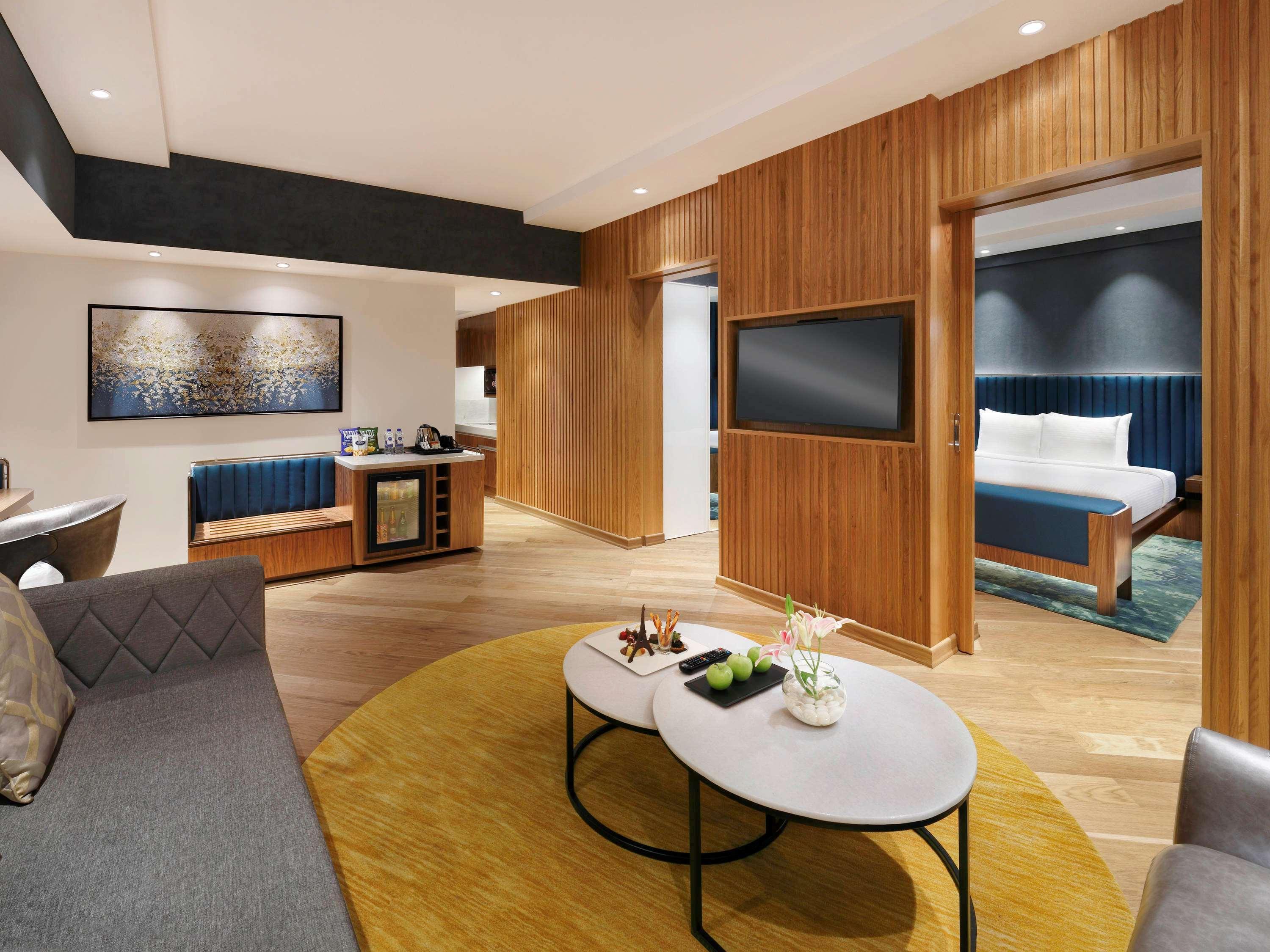 Novotel Mumbai Juhu Beach Bombaim Exterior foto Suite