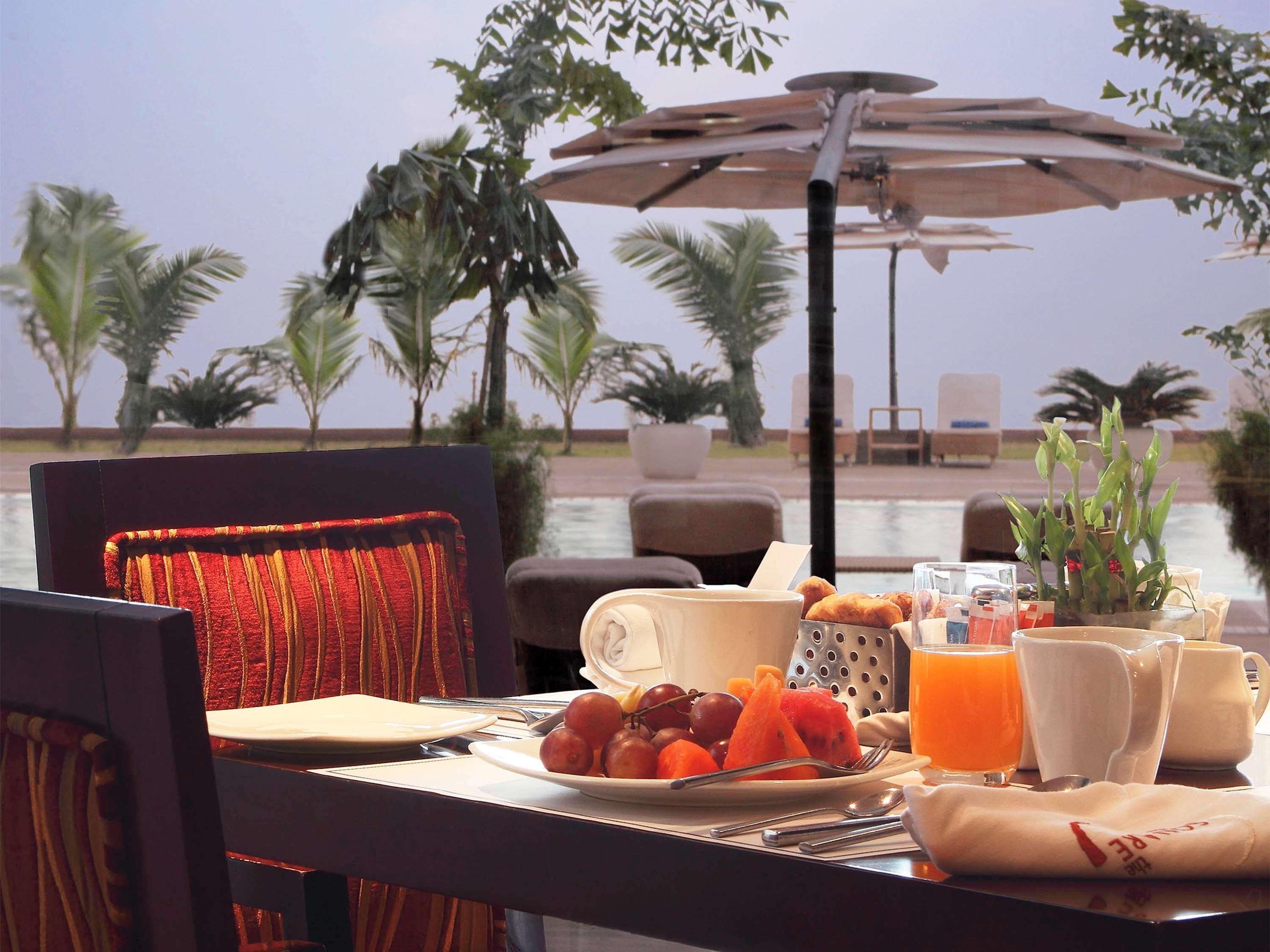 Novotel Mumbai Juhu Beach Bombaim Exterior foto The Park, Hyderabad