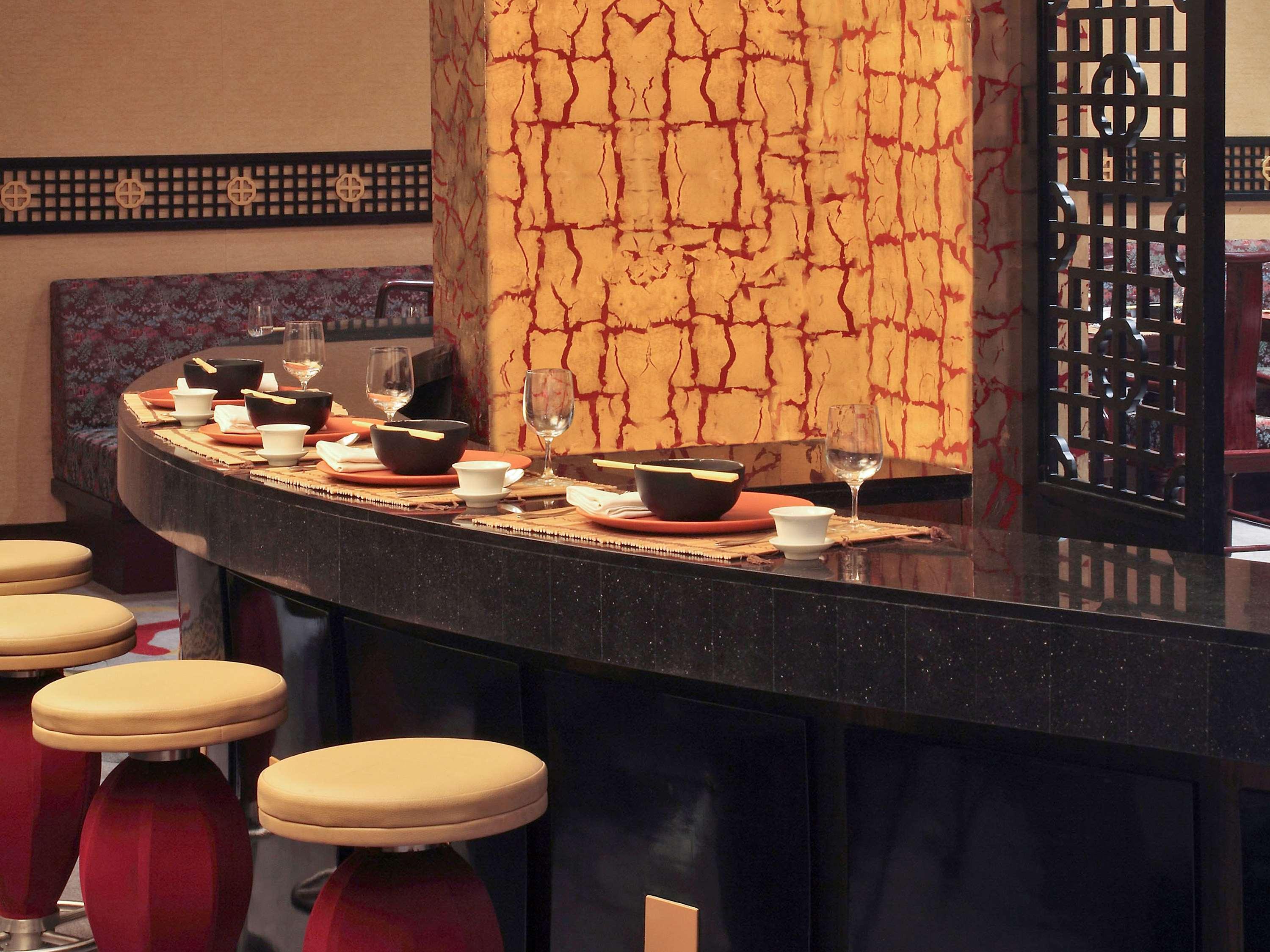 Novotel Mumbai Juhu Beach Bombaim Exterior foto A sushi bar