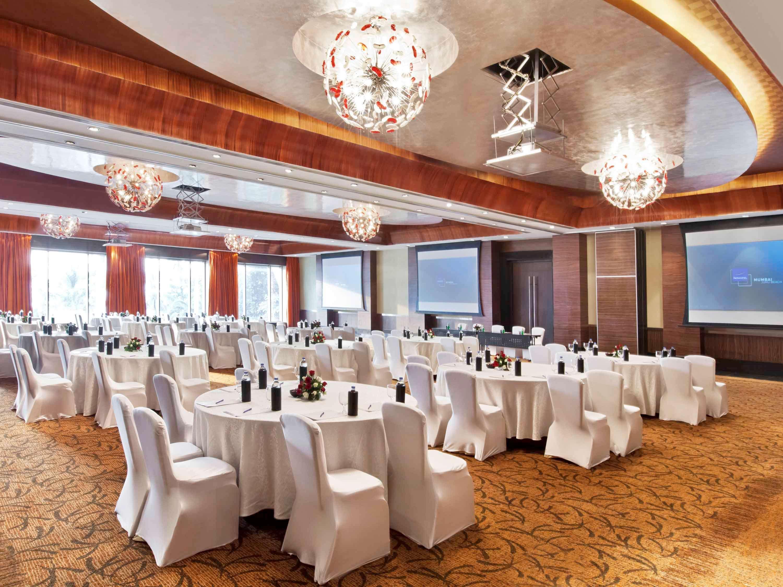 Novotel Mumbai Juhu Beach Bombaim Exterior foto The Grand Ballroom