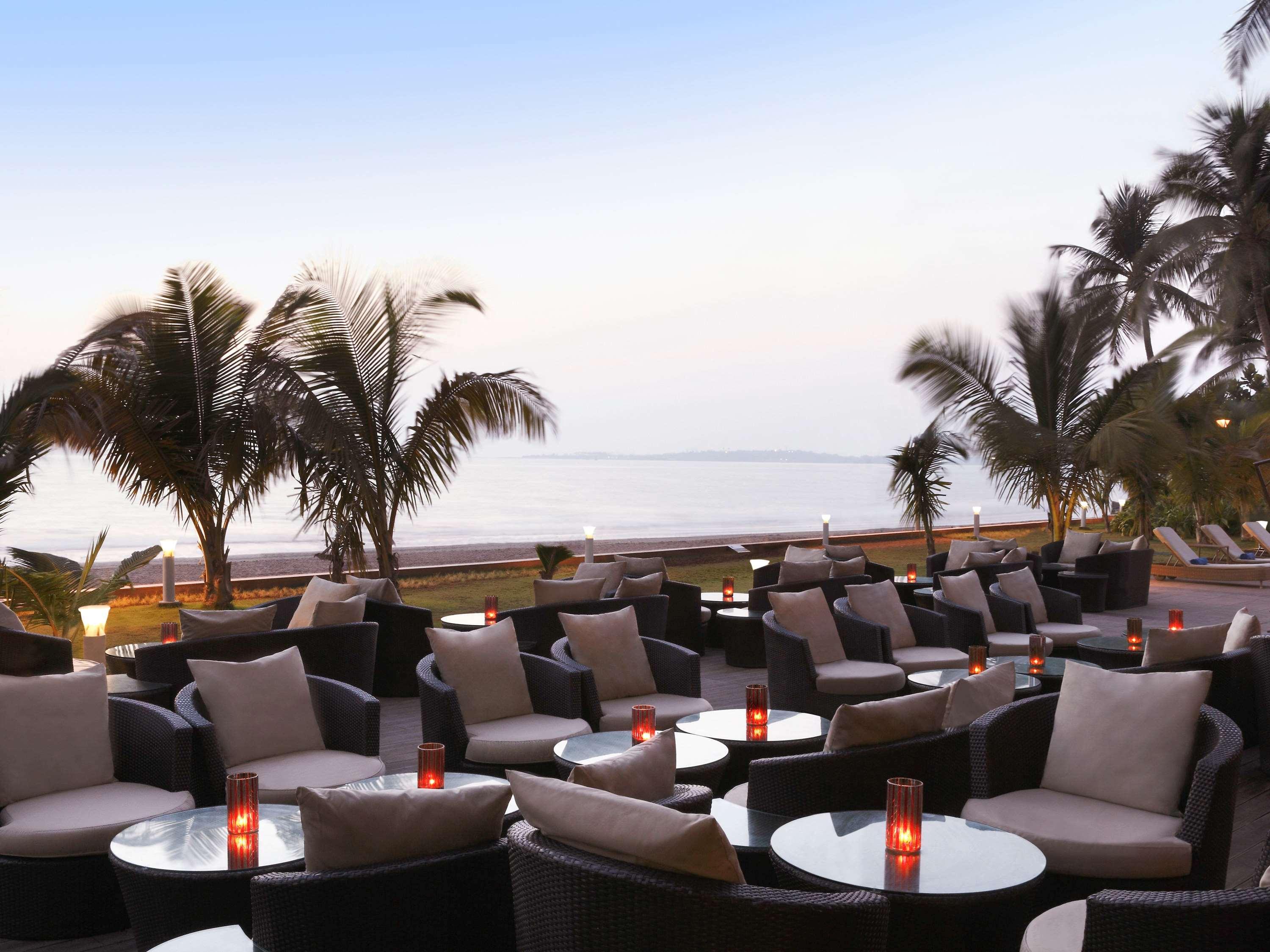 Novotel Mumbai Juhu Beach Bombaim Exterior foto The Beach Club